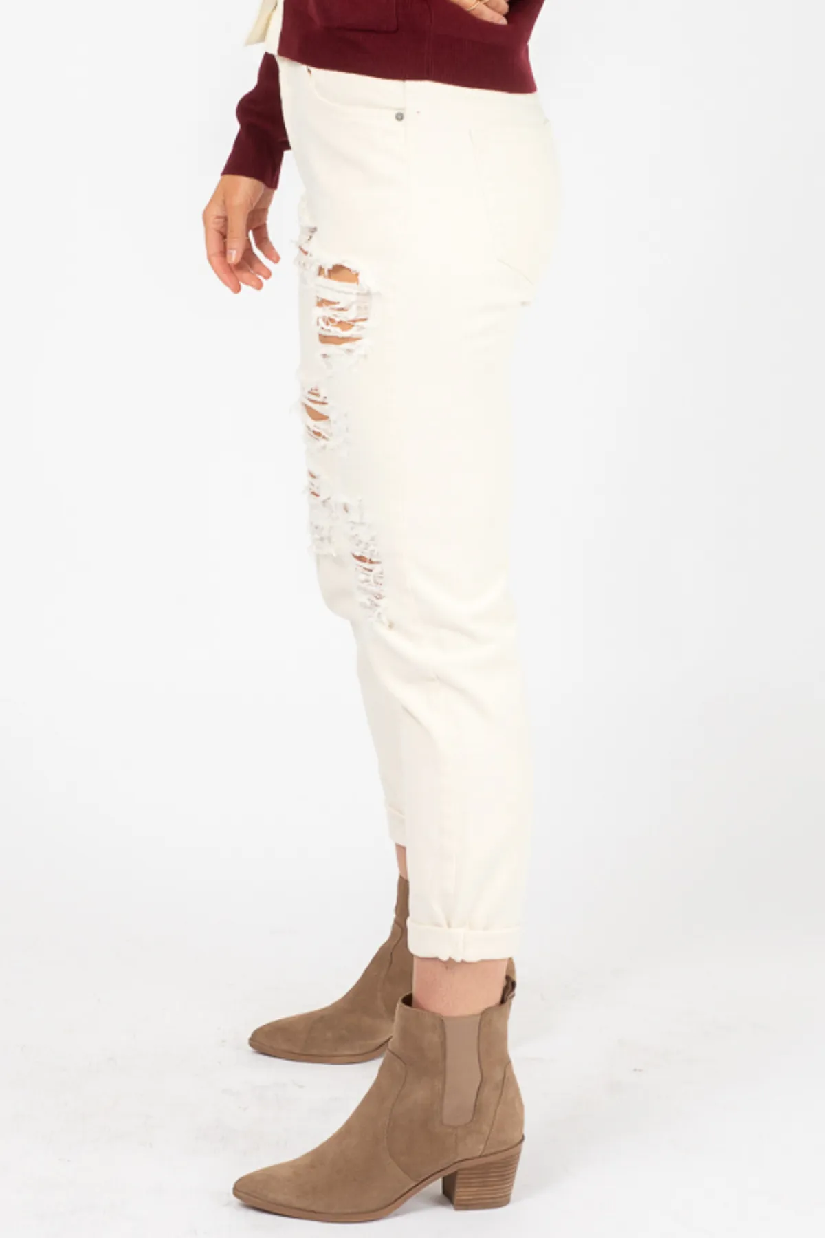 BEIGE RIPPED BOYFRIEND JEAN