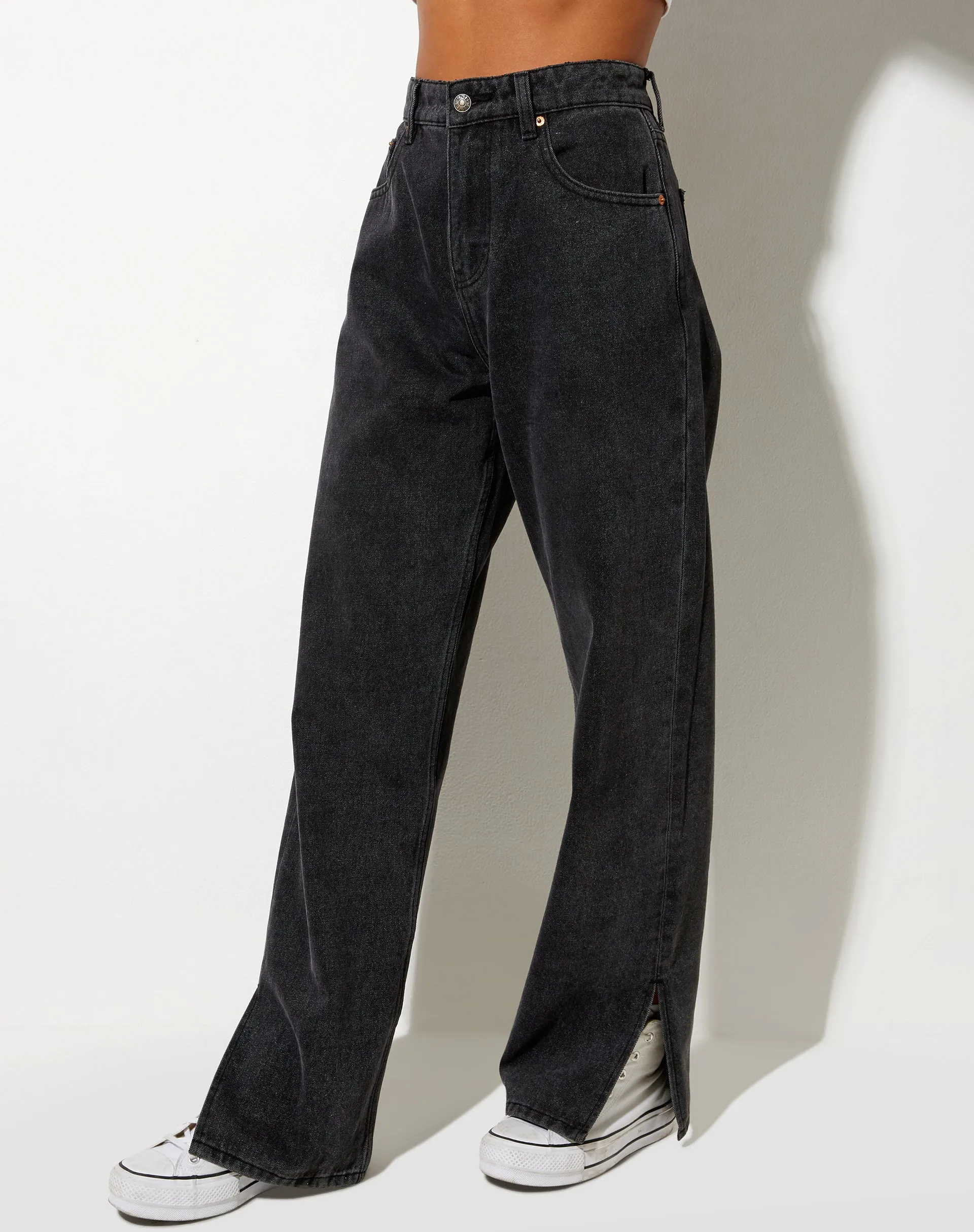 Split Parallel Jeans in Black Wash