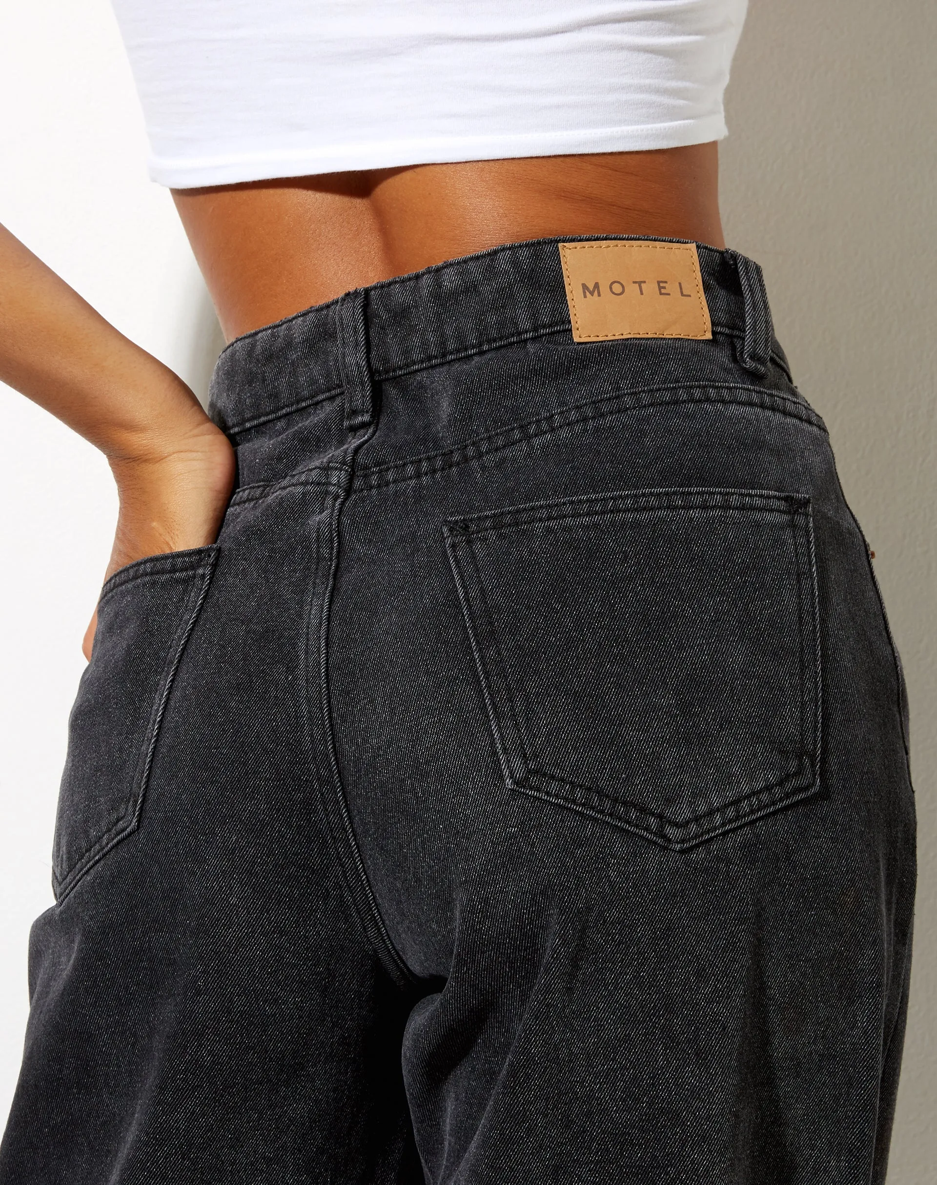 Split Parallel Jeans in Black Wash