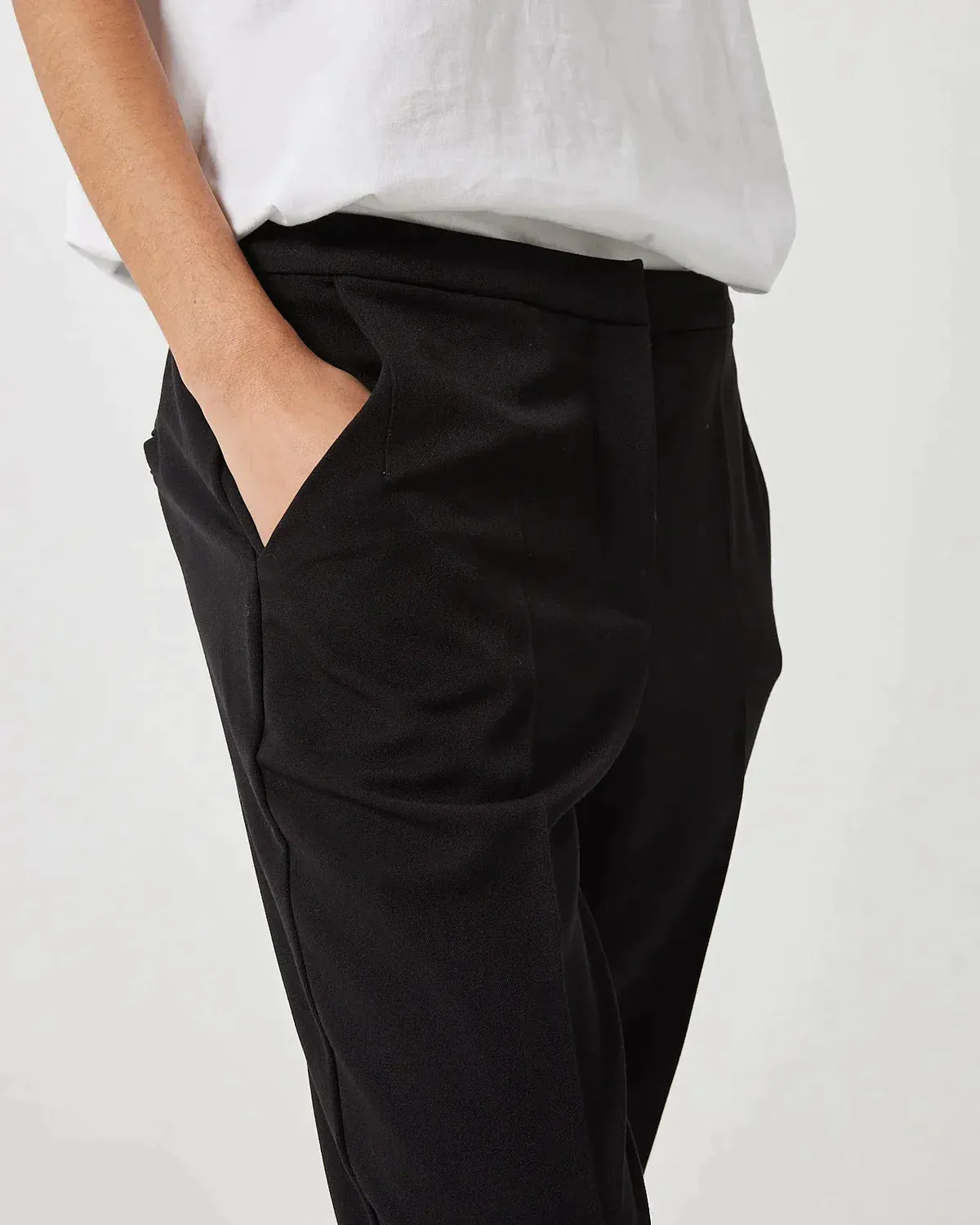 The Halle Trouser 2.0 by Minimum - Black