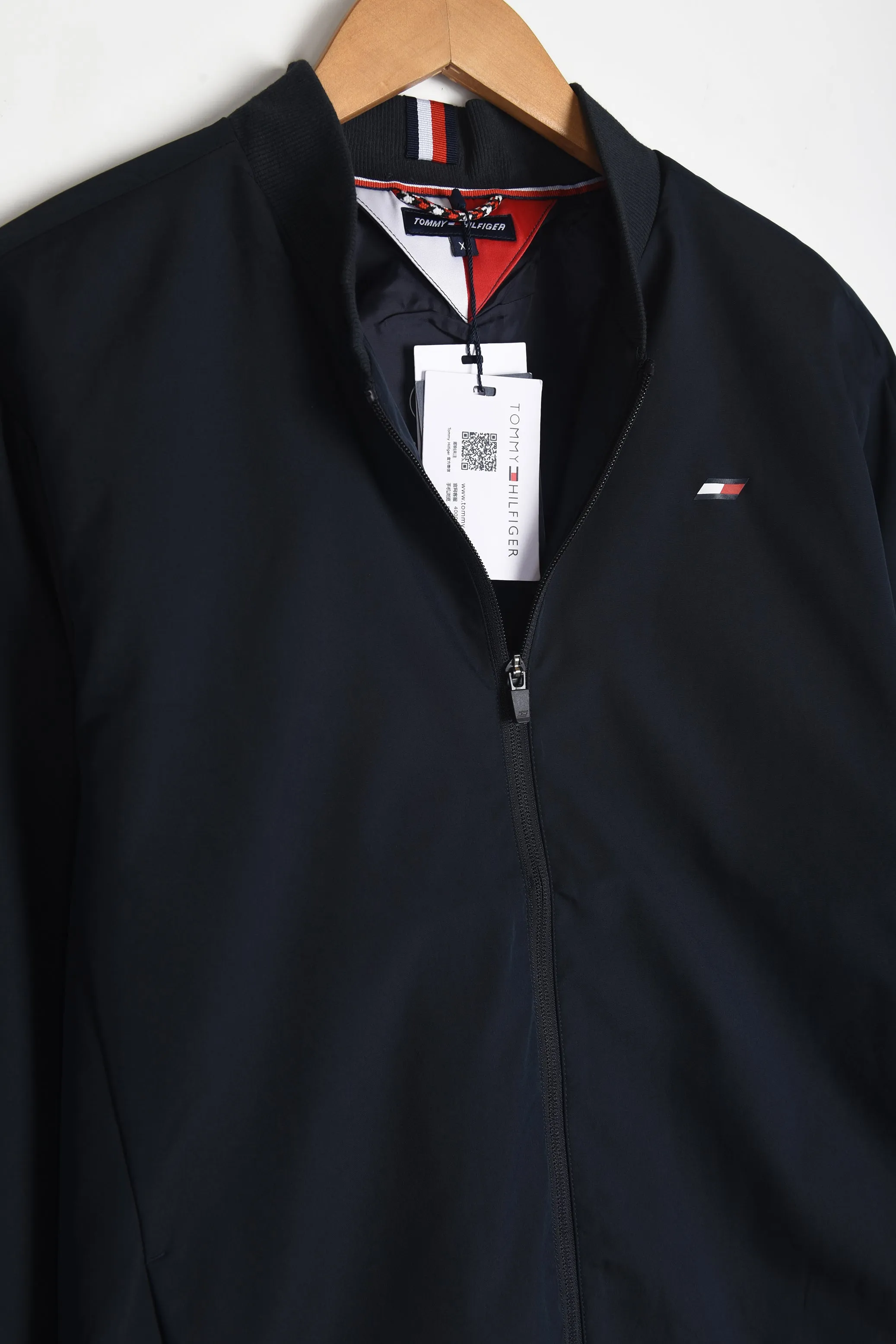 TOMMY HILFIGER LIGHT WEIGHT BOMBER JACKET (NAVY)