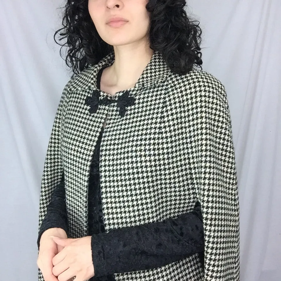 Vintage 50s 60s | Wool Houndstooth Black and White Cape Coat | Free Size