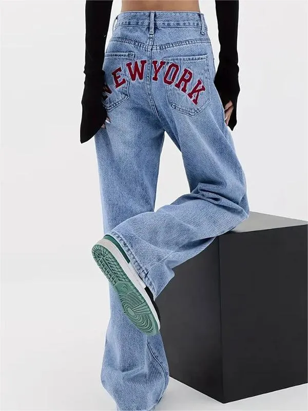 Wenkouban Baggy boyfriend jeans with an embroidered motif on the back