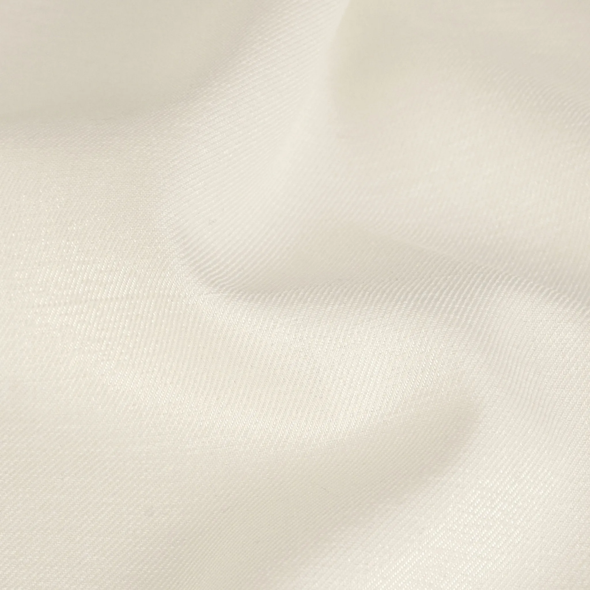 White Sheer Suiting Wool 8952