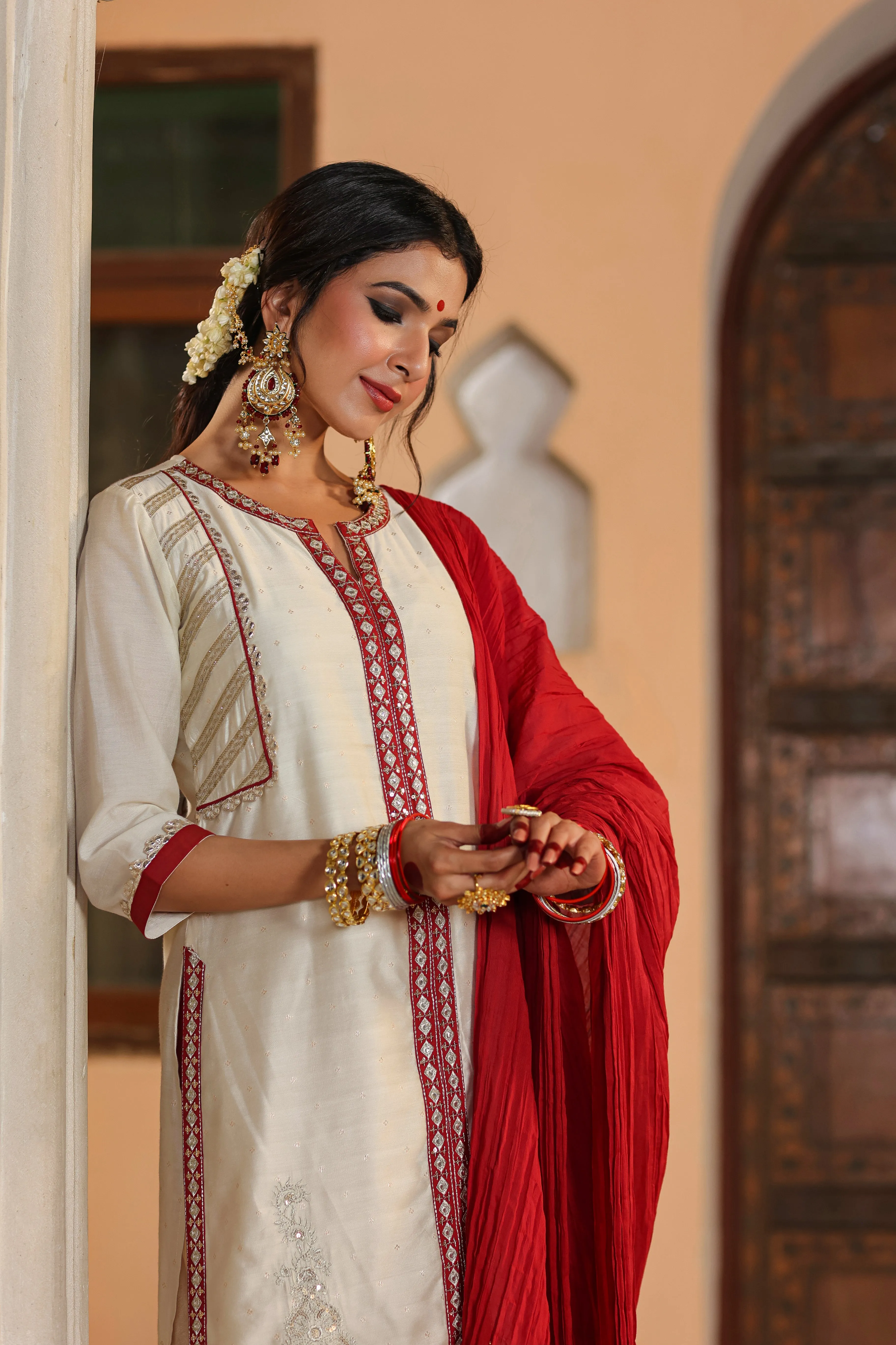 Women Ivory Chanderi Embroidered Kurta, Pants & Dupatta Set