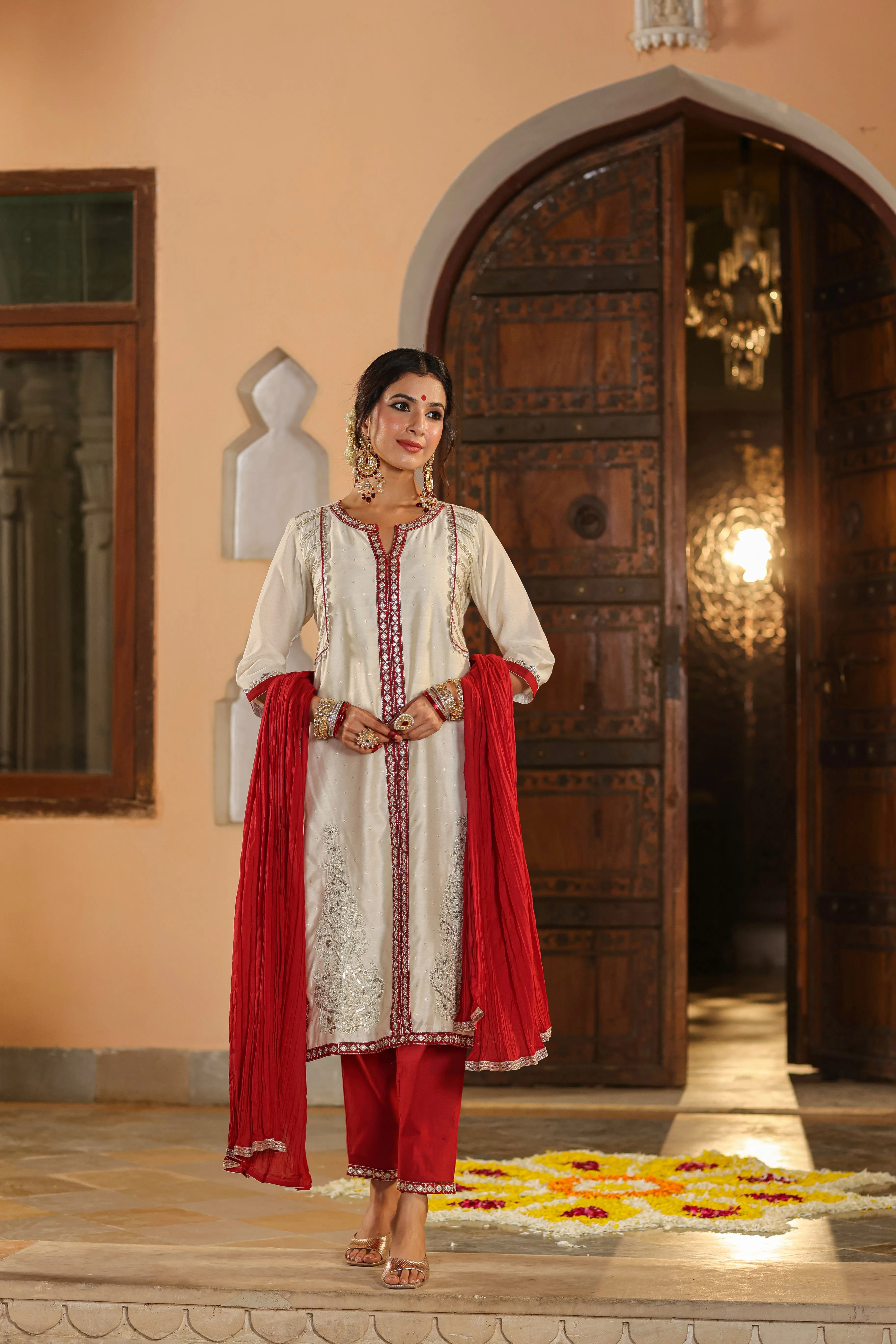 Women Ivory Chanderi Embroidered Kurta, Pants & Dupatta Set