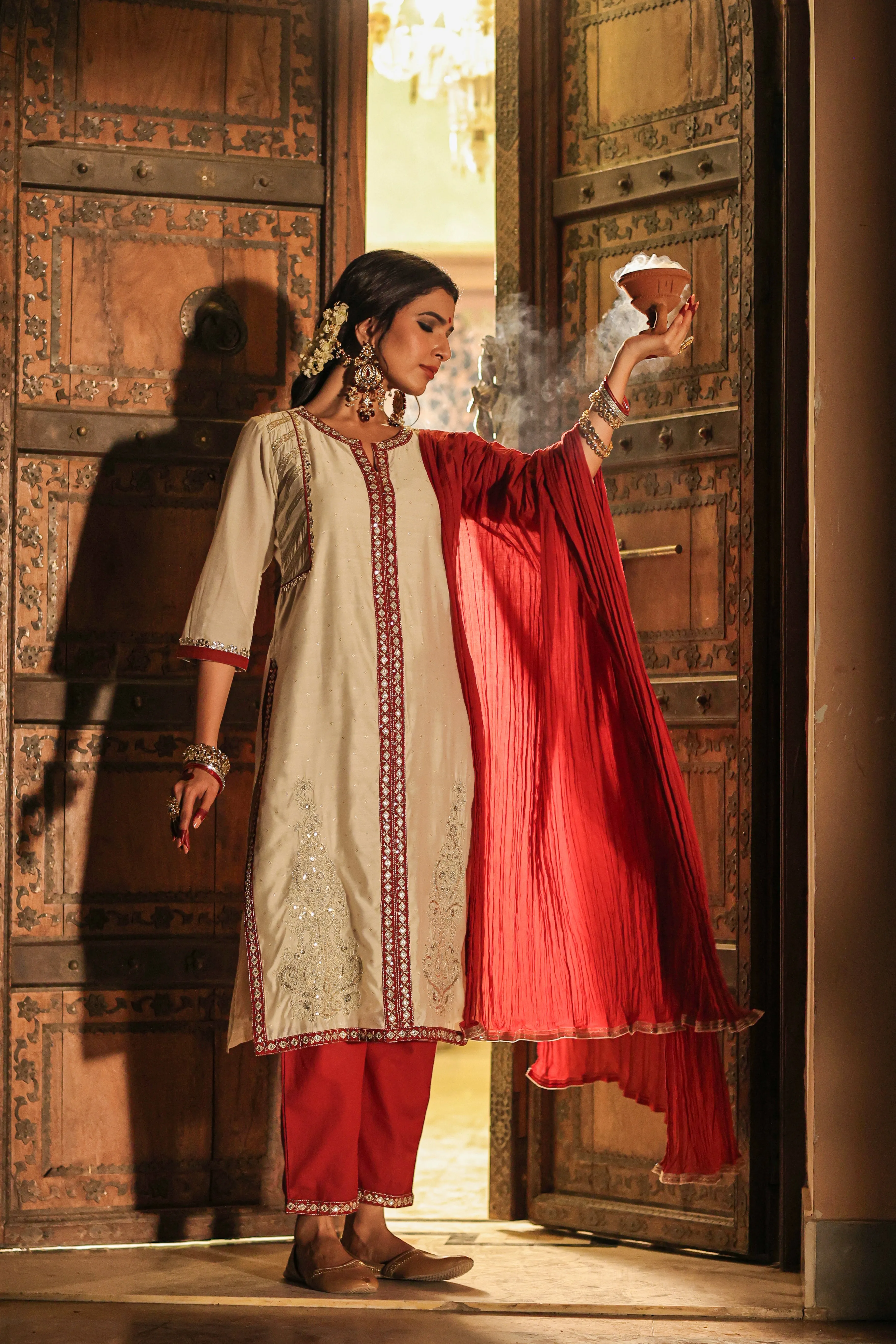 Women Ivory Chanderi Embroidered Kurta, Pants & Dupatta Set