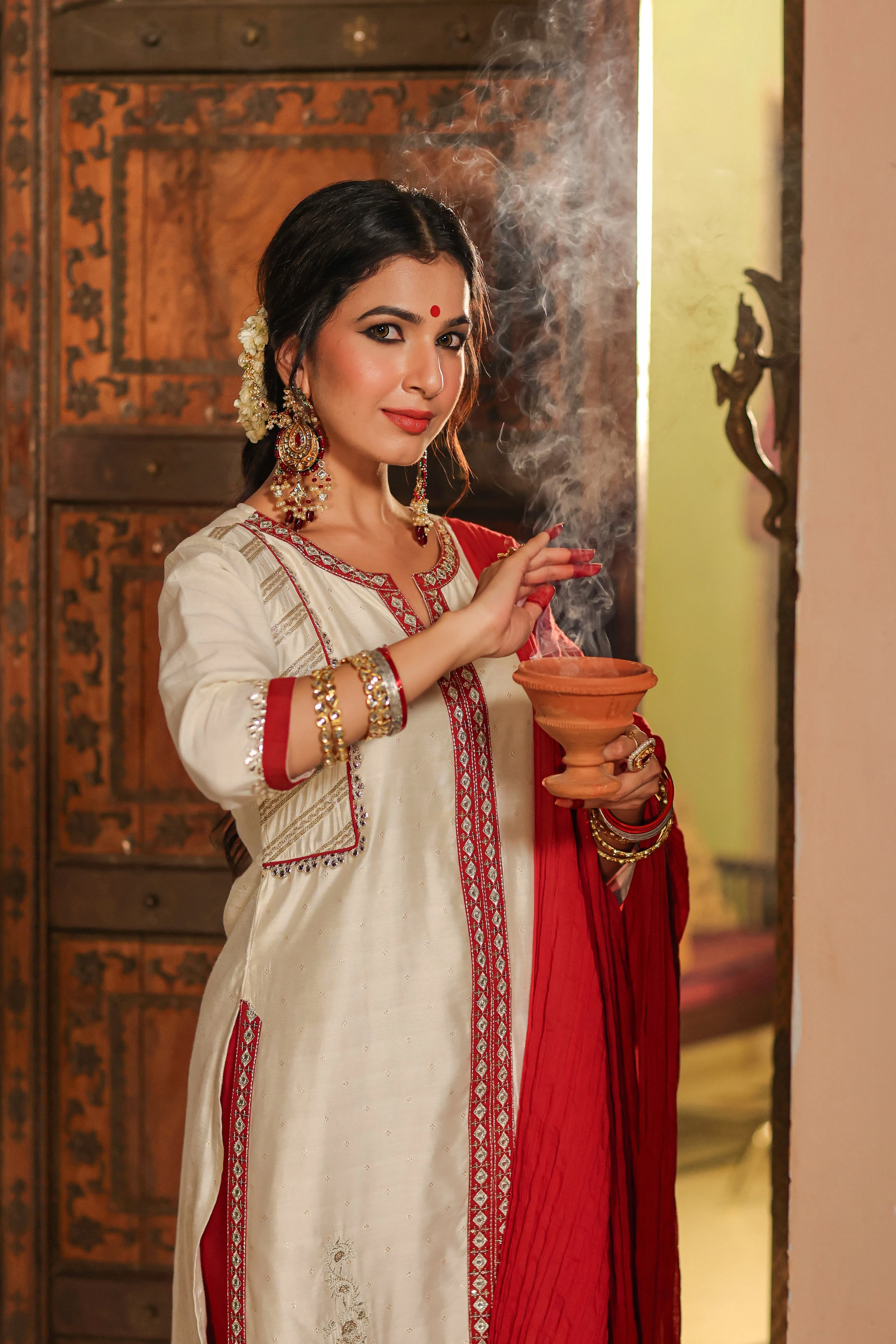 Women Ivory Chanderi Embroidered Kurta, Pants & Dupatta Set