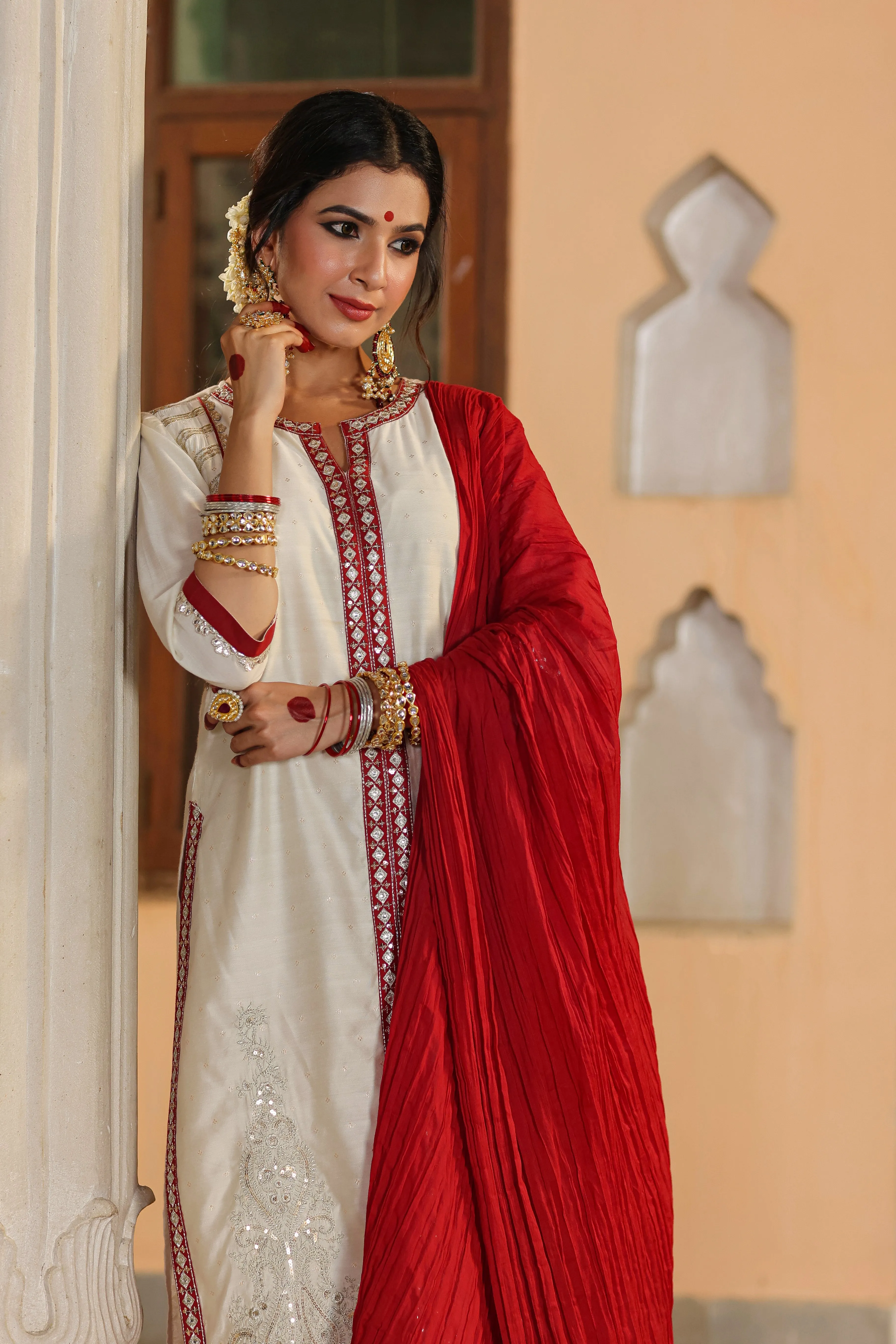 Women Ivory Chanderi Embroidered Kurta, Pants & Dupatta Set